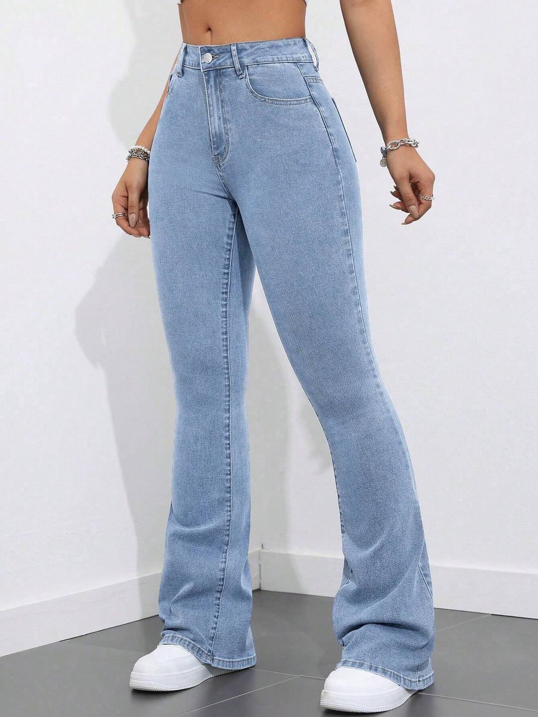 Jean slim à jambes évasées